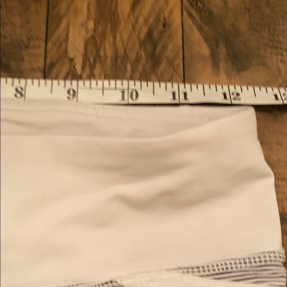 Lululemon gray/white stripe Capri size 4 - Picture 7 of 16